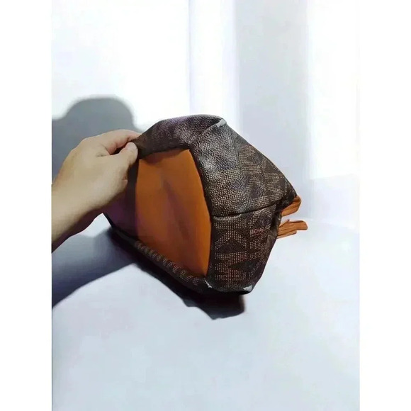 Michael Kors MARINA Signature Canvas Tassel Drawstring Large Hobo Bag - Picture 5 of 6